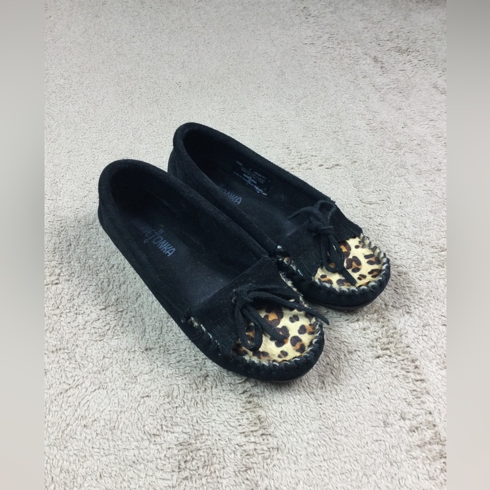 Girls black Minnetonka moccasins size 5